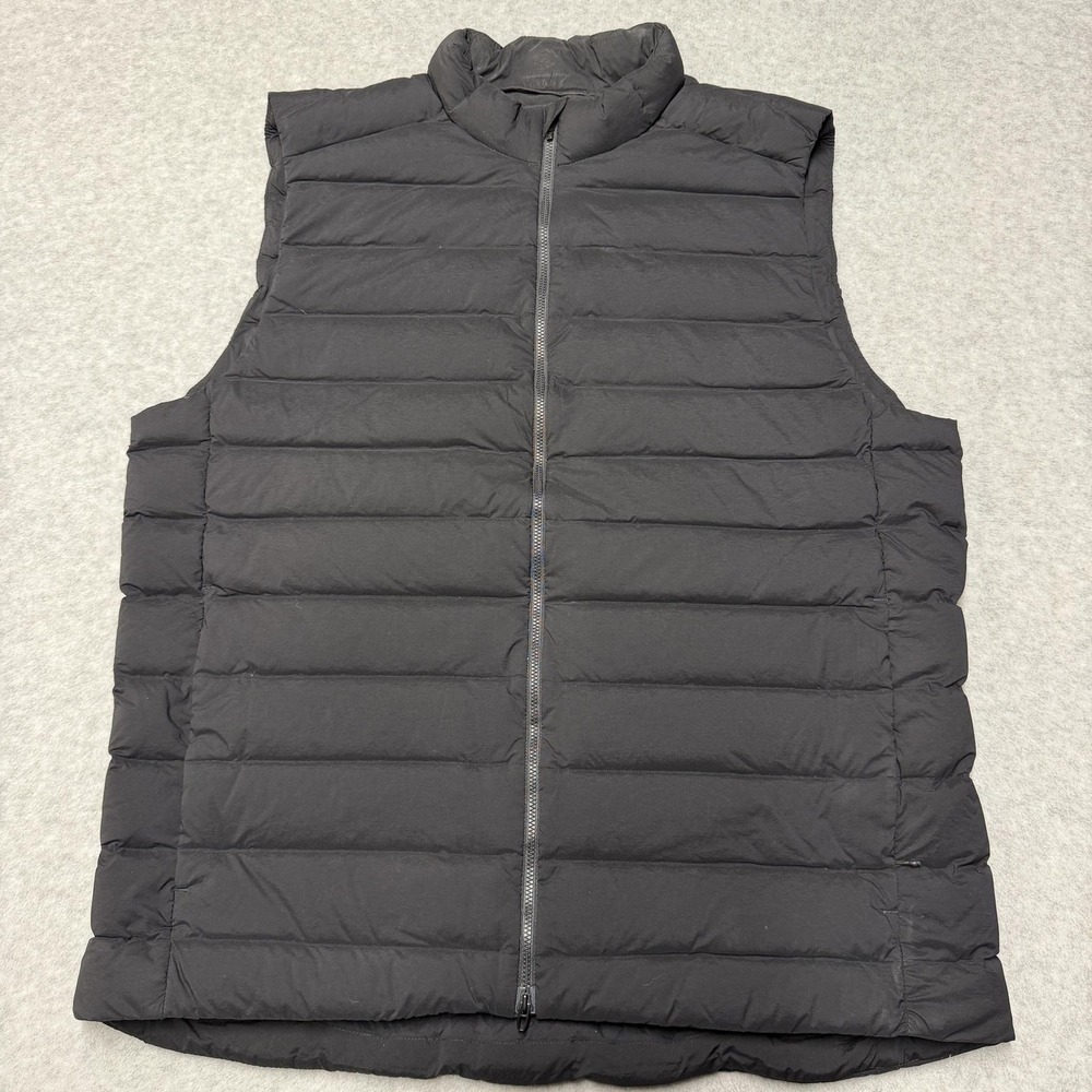 Lululemon Navigation Down Vest Mens XL Black Quilted Insulated Puffer Full Zip